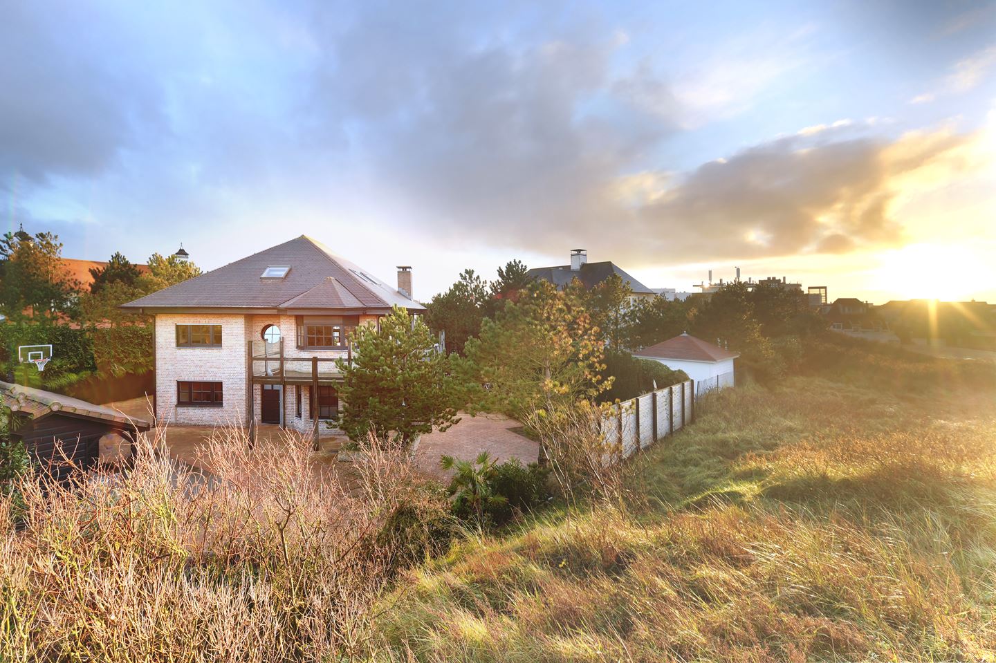 Volgens Geruchten Koopt Martien Meiland Deze Ultra Luxe Villa Noordwijk