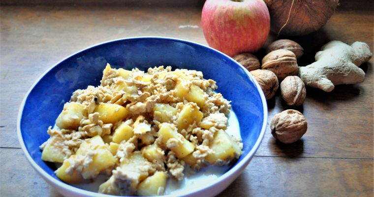 Apple and cinnamon oatmeal