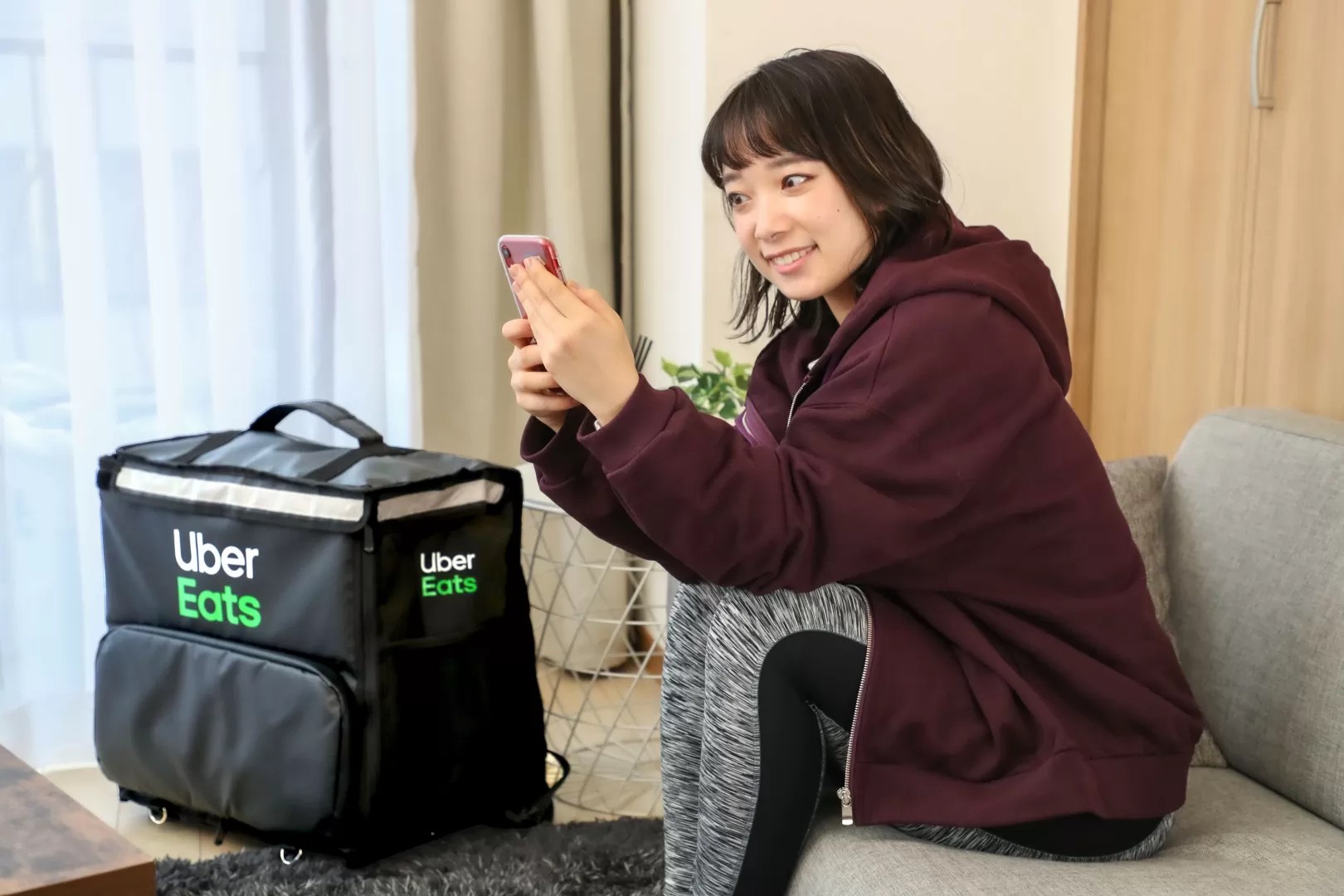 Uber Eats(ウーバーイーツ)配達に必要なもの・持ち物を解説 Uber Eats バイト速報