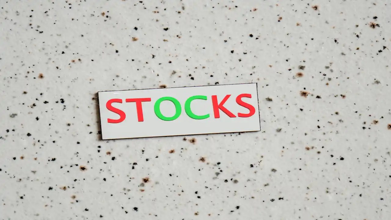 What are Stocks with Examples and Differences? ManageFinanceFund
