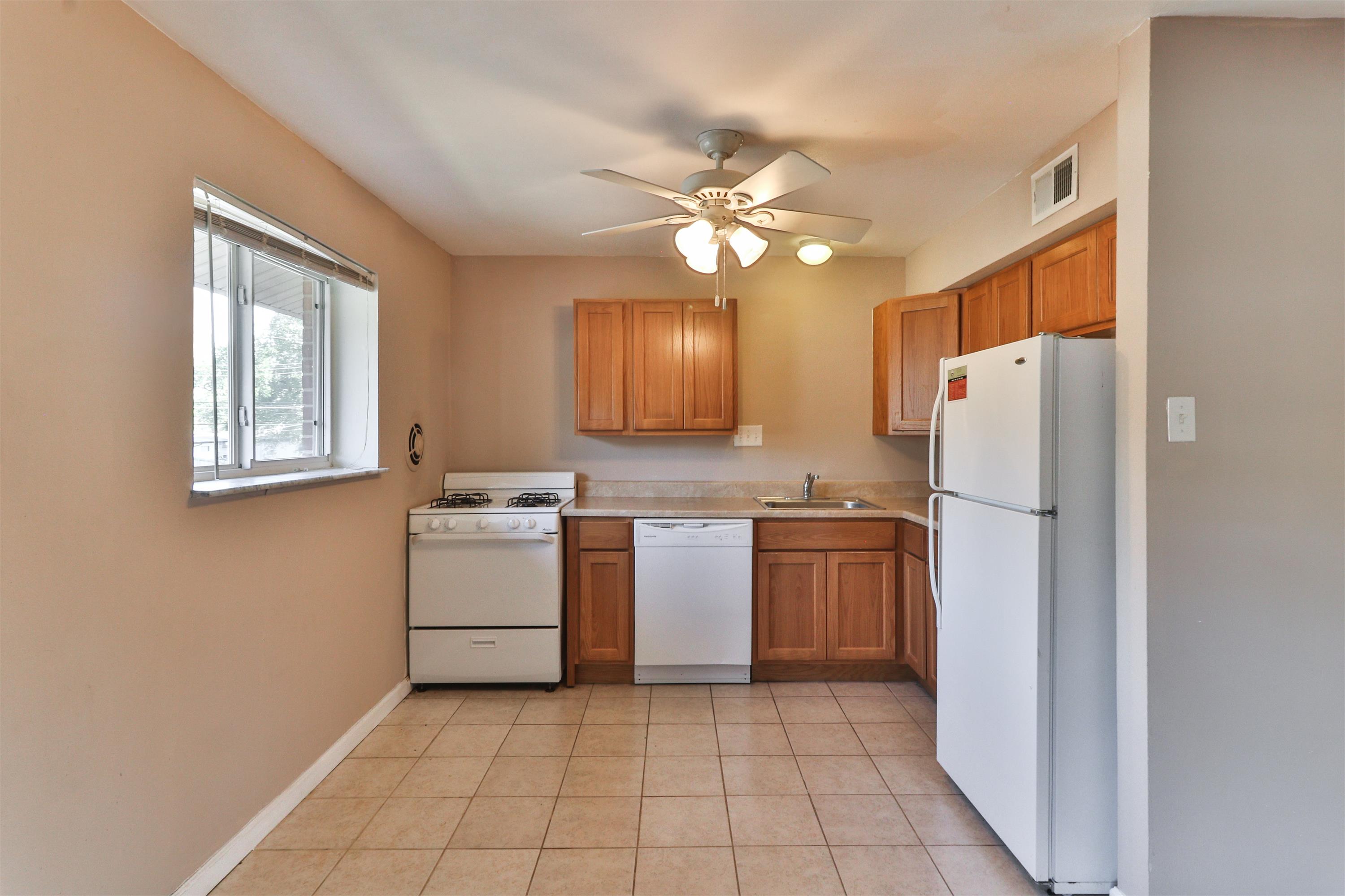 Request a Viewing for 497 S Holmes A Tenant Turner