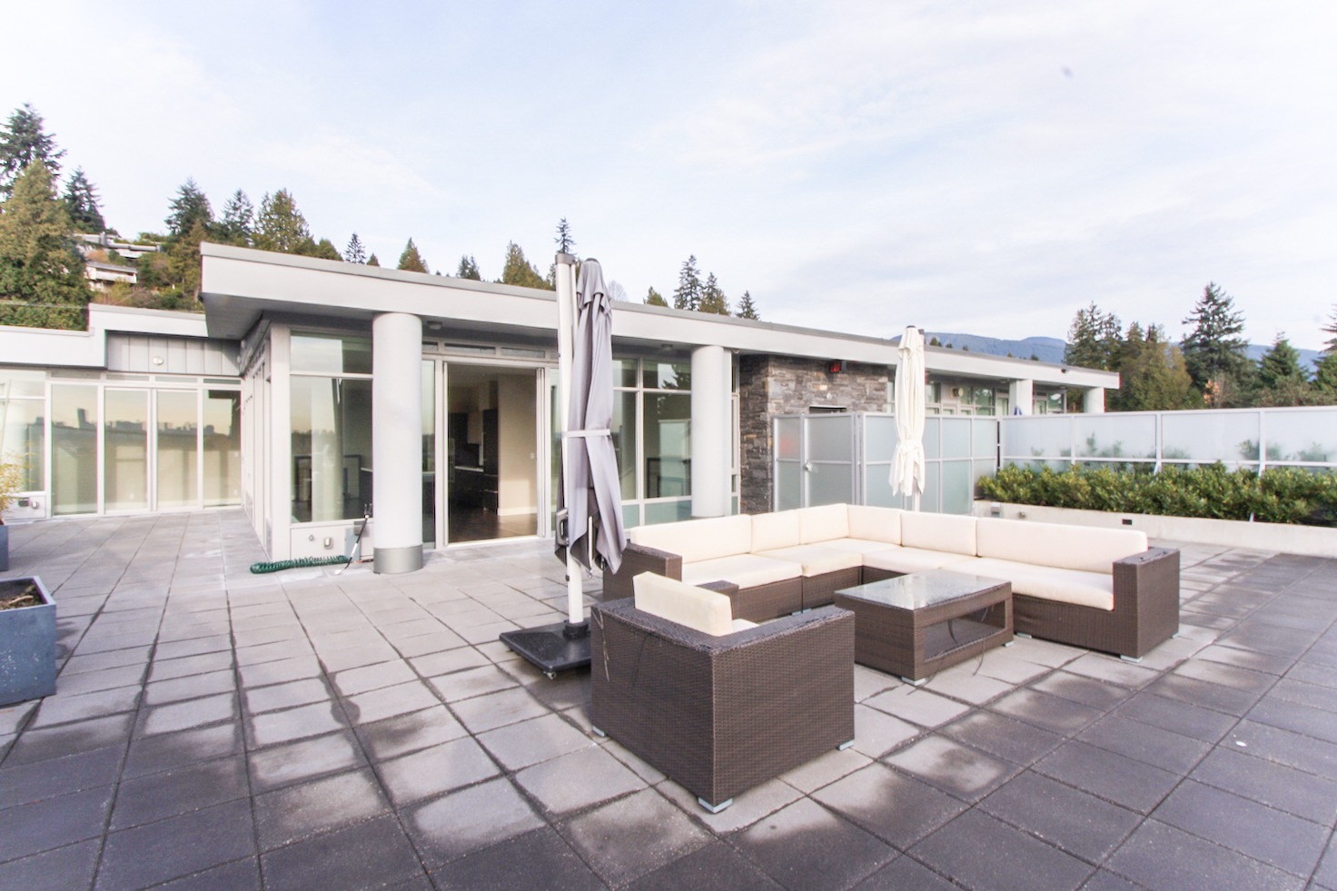 Evelyn Penthouse! Mander Group West Vancouver Rentals