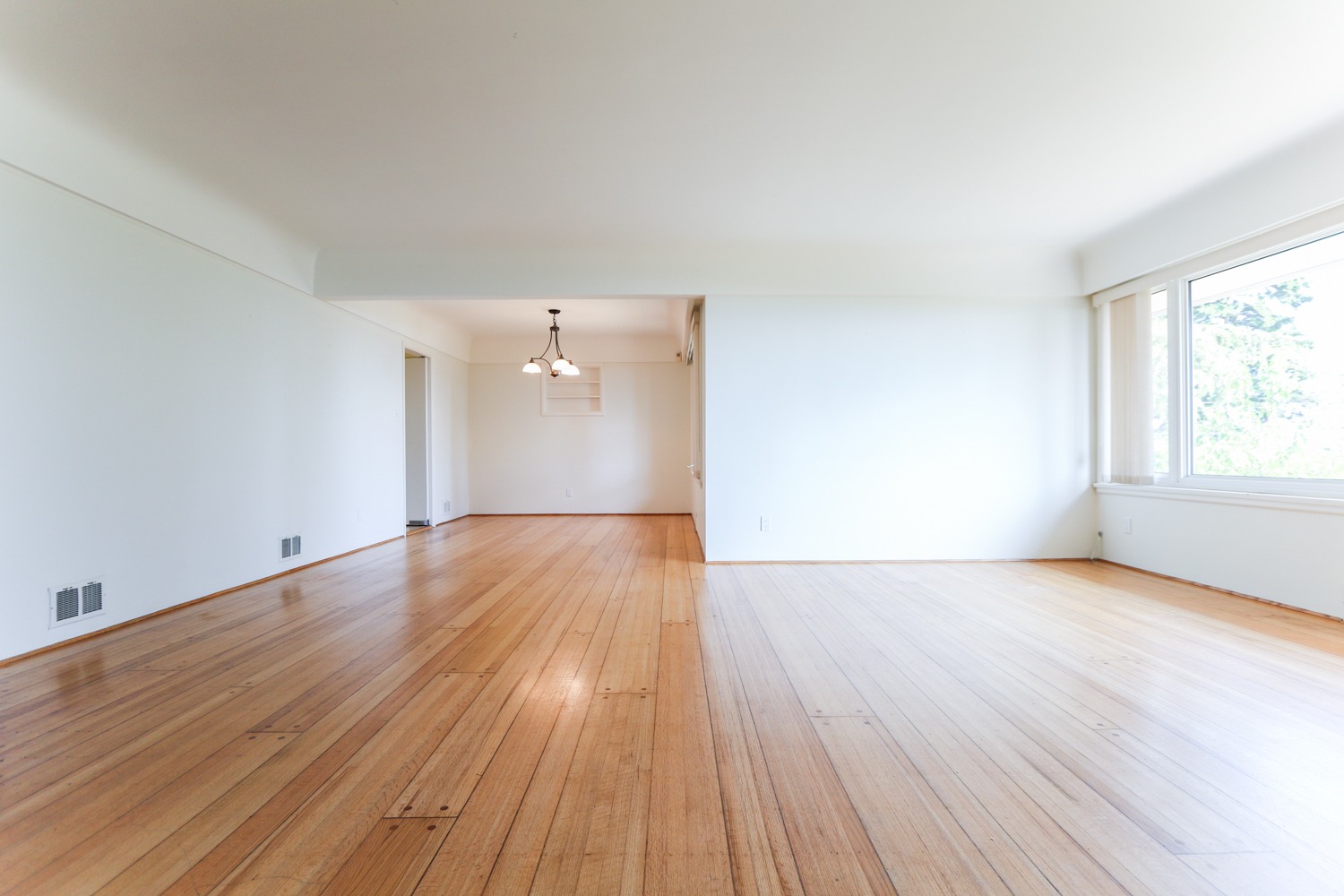 Dundarave Darling…. Mander Group West Vancouver Rentals