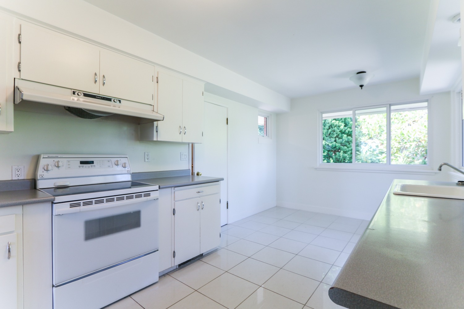 Dundarave Darling…. Mander Group West Vancouver Rentals