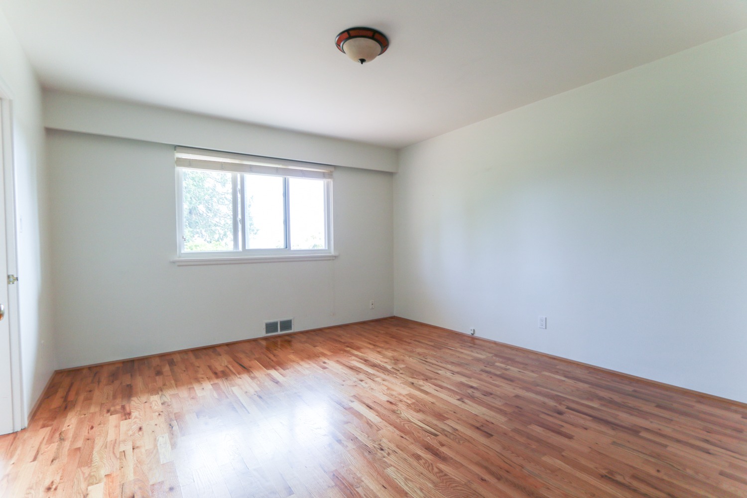 Dundarave Darling…. Mander Group West Vancouver Rentals