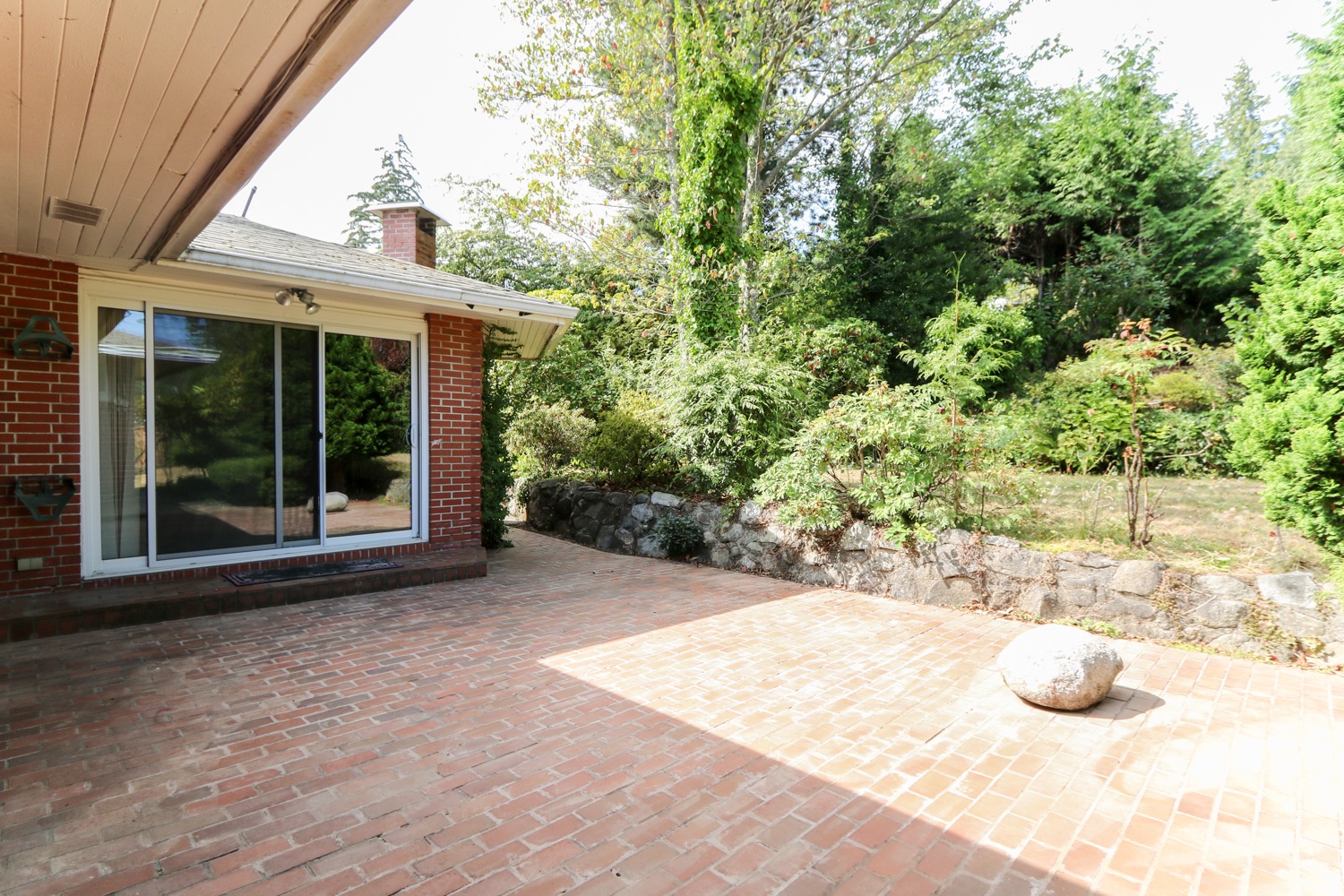 Dundarave Darling…. Mander Group West Vancouver Rentals