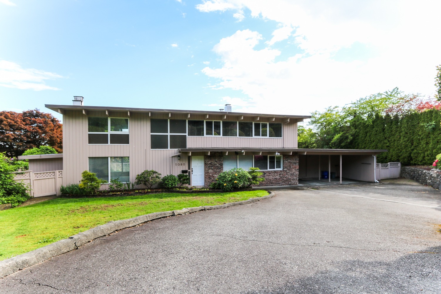 On Budget! Mander Group West Vancouver Rentals