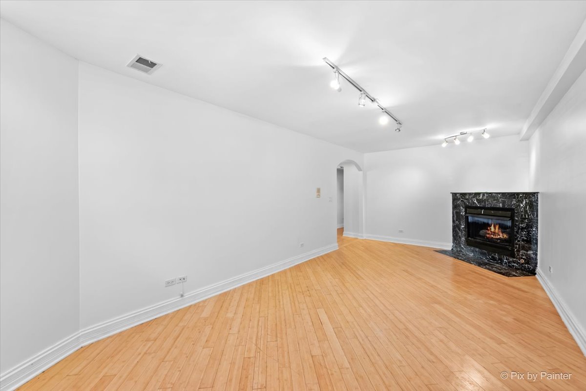 Bronzeville, Chicago, Illinios Homes for Sale Manderly Group