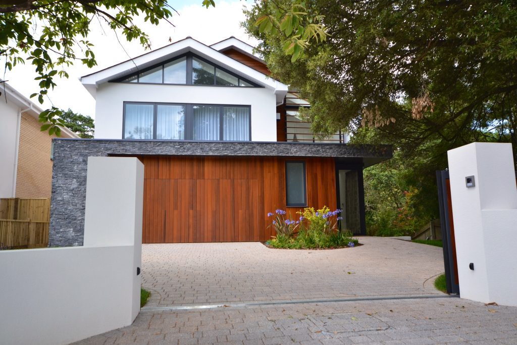 29 Lakeside Road, Poole, BH13 6LS M&G