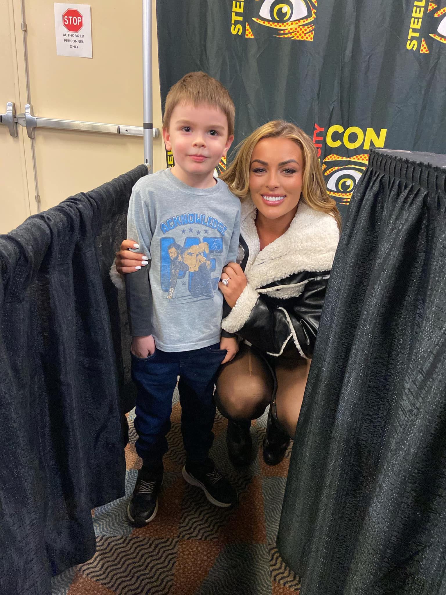 Mandy Sacs Fansite – Your best online fan resource on the net for Mandy