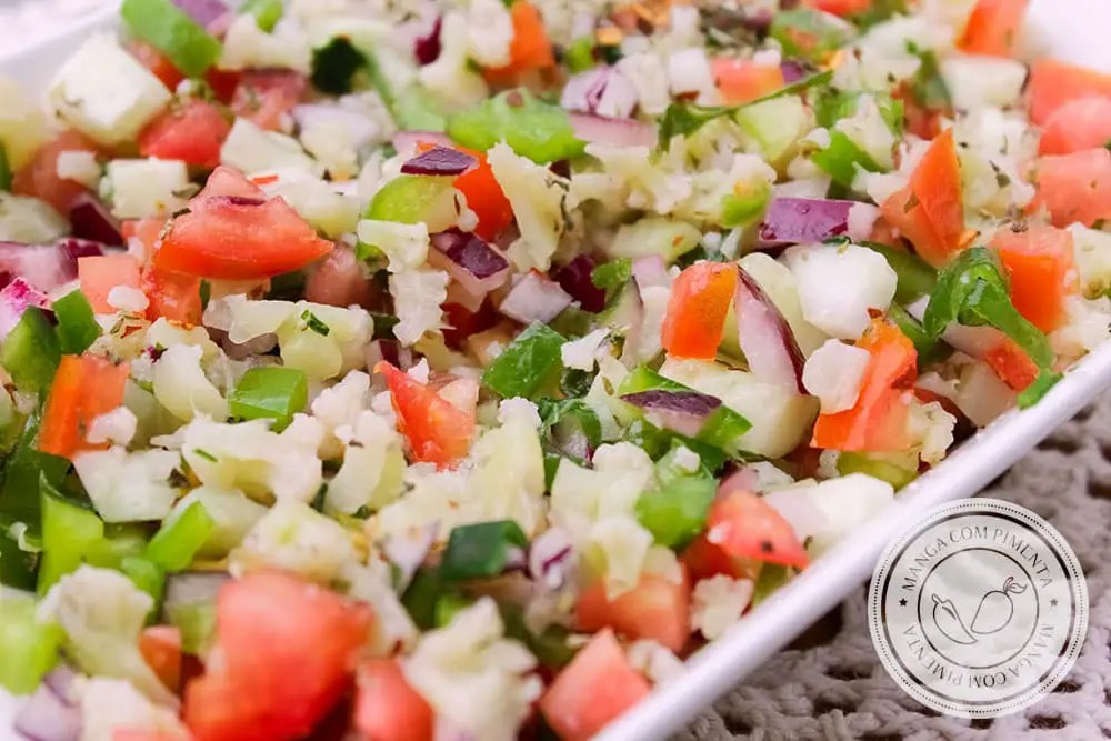 Tabule de Couveflor Salada para os dias quentes Manga com Pimenta