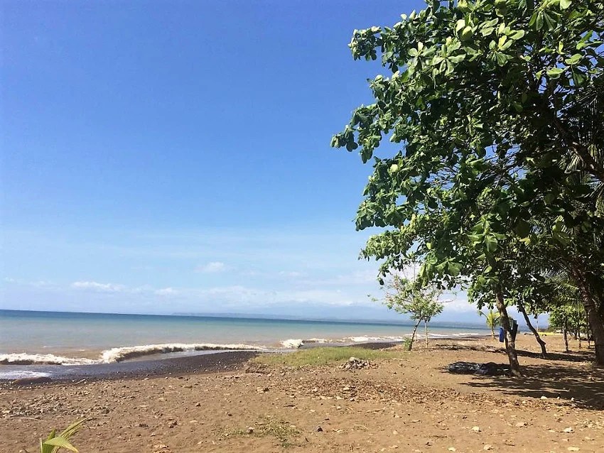 Lote en Playa Agujas Mango Realty