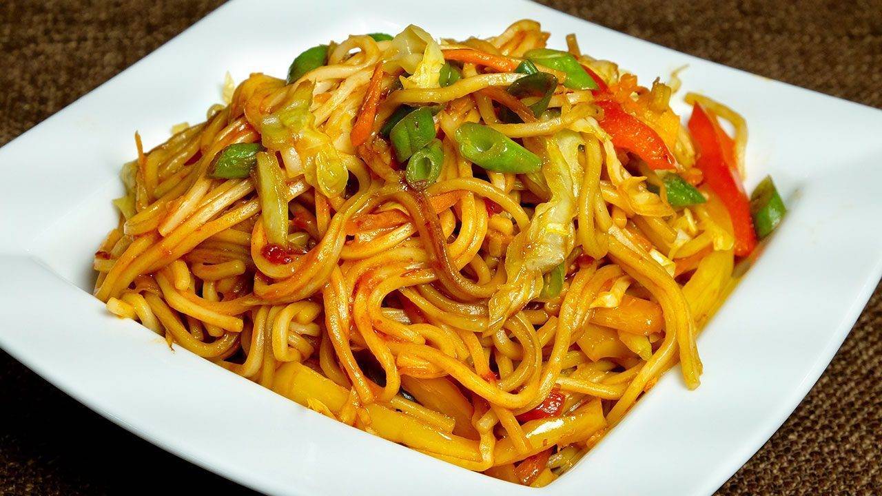 Vegetable Hakka Noodles (Chow Mein) Manjula's Kitchen Indian