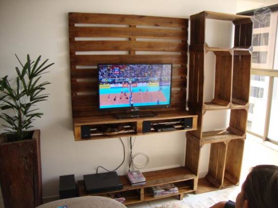 Crea tu propio centro de entretenimiento con PALLETS Manos a la Obra