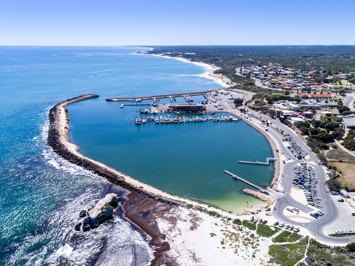 14 Best Perth Fishing Spots to Drop a Line Man of Many