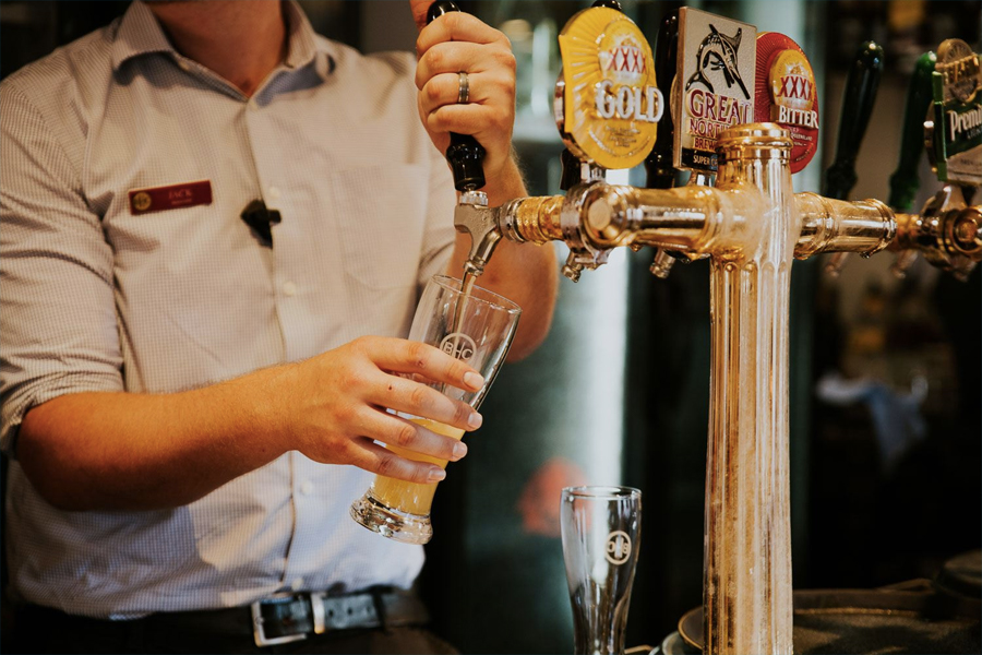 21 Best Pubs in Brisbane You Need to Visit Man of Many