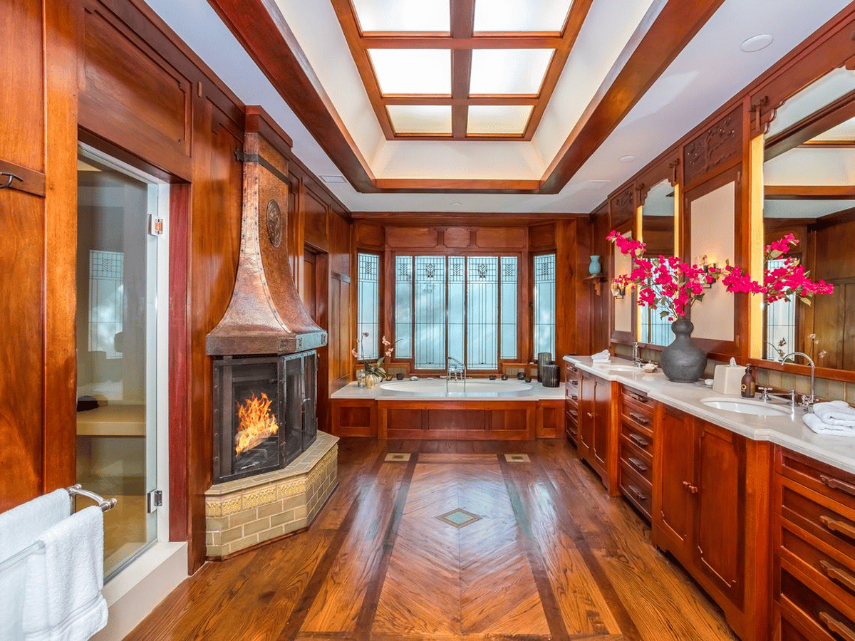 Jim Carrey Bids Farewell to his Beloved Brentwood Mansion for 43