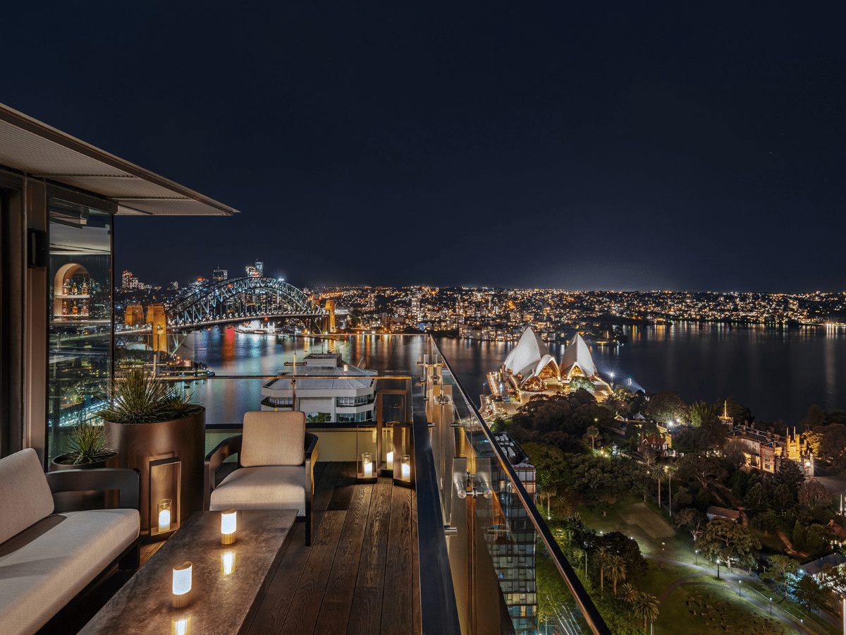 A Luxury Bourbon Whiskey Experience with Basil Hayden! Man of Many