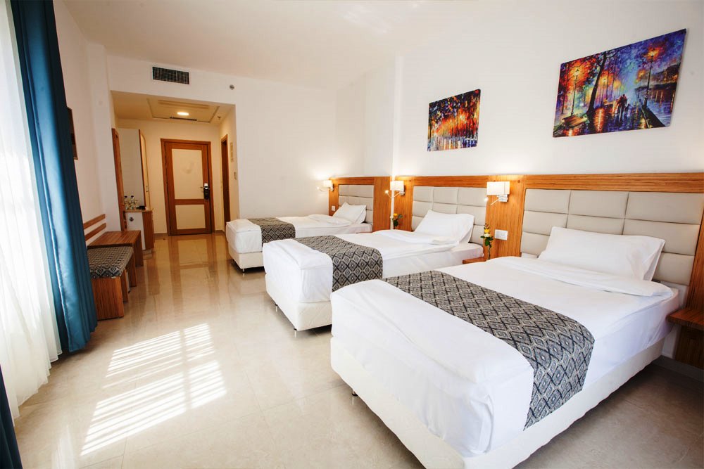 Triple Rooms Manoly Plaza Hotel