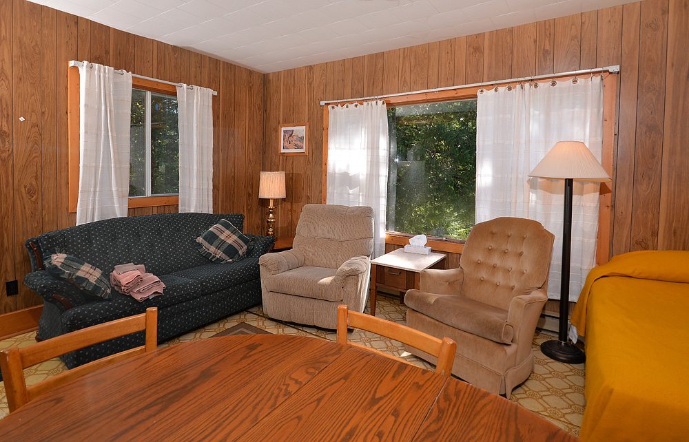 Cabin 1a Perrault Lake Ontario Resort Manotak Lodge