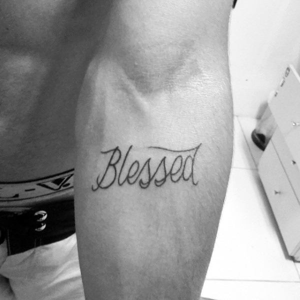 60 Tattoos für Männer biblische Schriftzug DesignIdeen