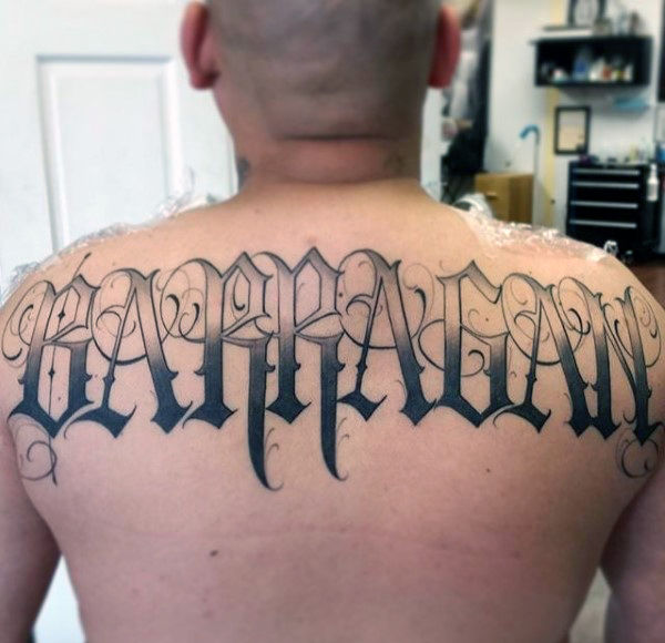 50 alte englische Tattoos für Männer Retro Font Ink DesignIdeen