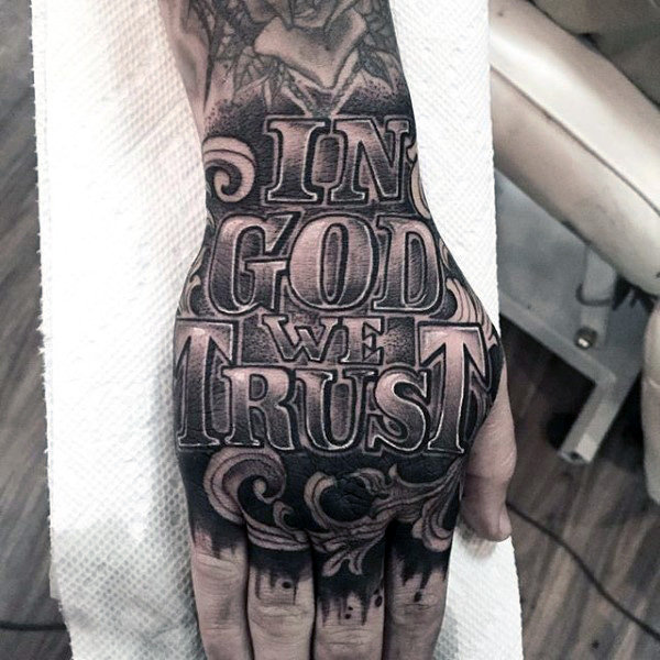 20 In Gott vertrauen wir Tattoo Designs für Männer Motto Ink Ideas