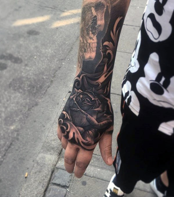 Tattoo Auf Der Hand Männer / 50 GrabsteinTätowierungen für Männer