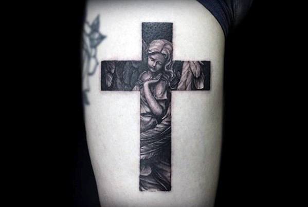 40 kleine religiöse Tattoos für Männer spirituelle DesignIdeen