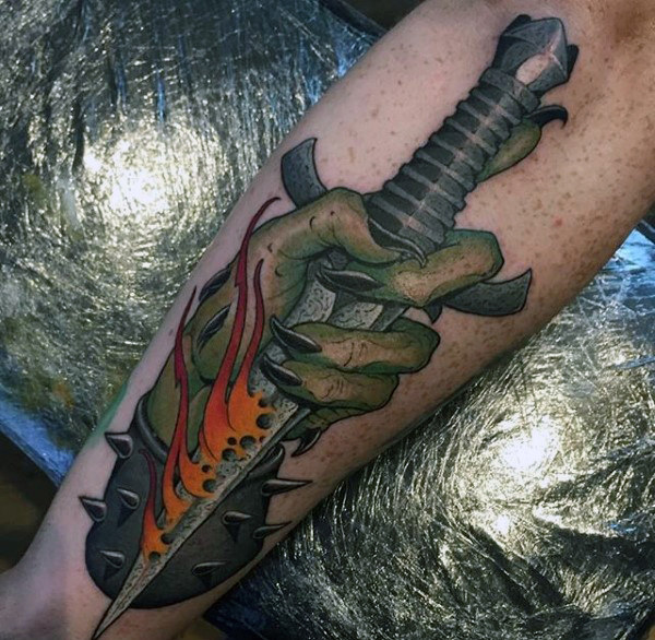 50 Herr der Ringe Tattoo Designs für Männer Tolkien Ink Ideen Mann