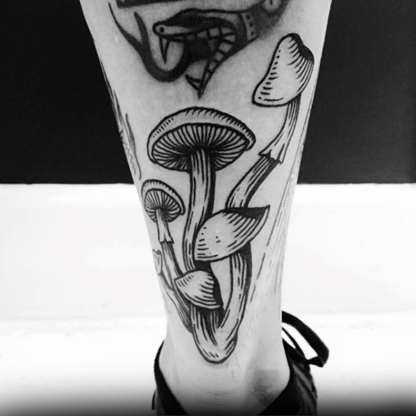 60 Mushroom Tattoo Designs für Männer Fungus Ink Ideen Mann Stil