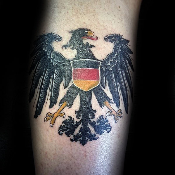 50 deutsche Adler Tattoo Designs für Männer Deutschland Tinte Ideen