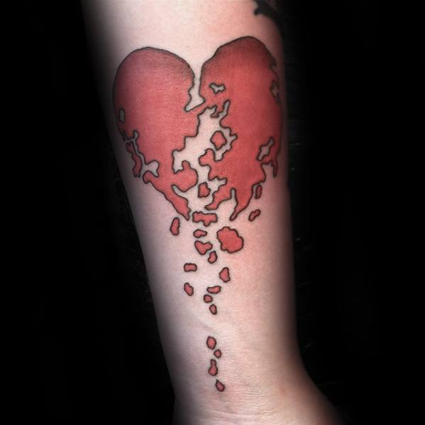 40 gebrochenes Herz Tattoo Designs für Männer Split Ink Ideen Mann