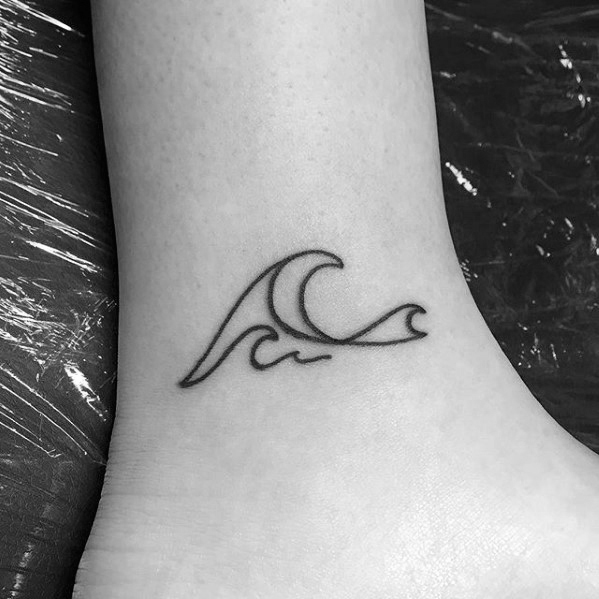 50 einfache Welle Tattoo Designs für Männer Wasser Tinte Ideen Mann Stil Tattoo