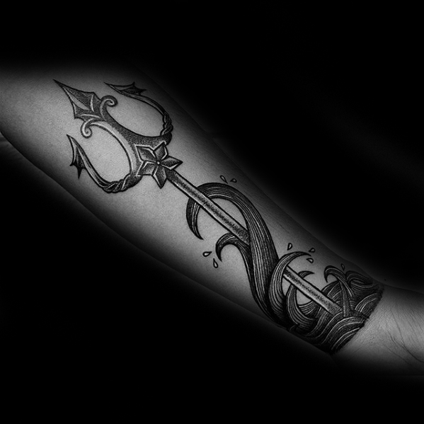 40 Trident TattooDesigns für Männer Ideen Mann Stil