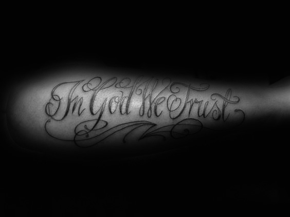 20 In Gott vertrauen wir Tattoo Designs für Männer Motto Ink Ideas
