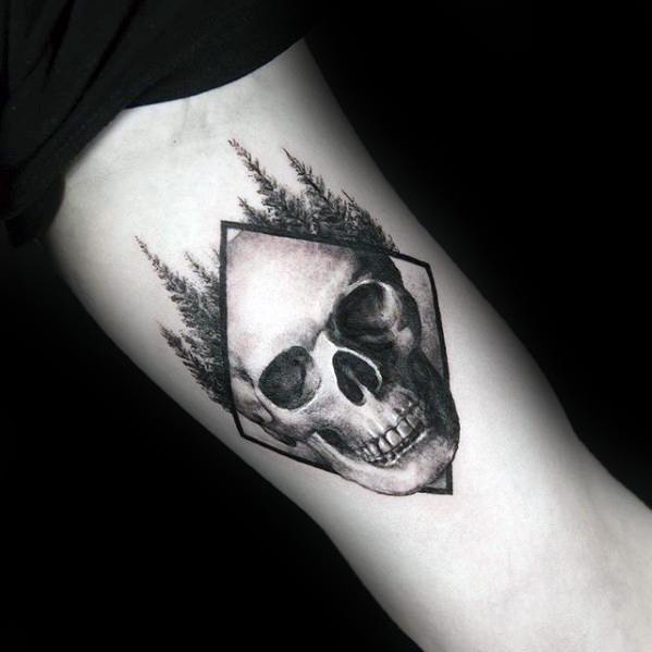 40 kleine detaillierte Tattoos für Männer coole komplexe DesignIdeen