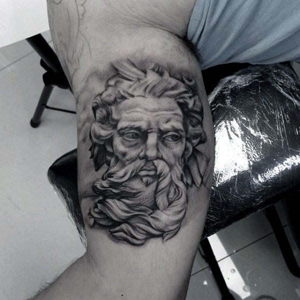 80 Zeus Tattoo Designs für Männer Ein Thunderbolt der Ideen Mann