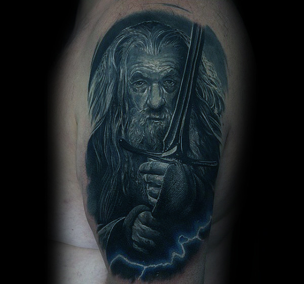 50 Herr der Ringe Tattoo Designs für Männer Tolkien Ink Ideen Mann