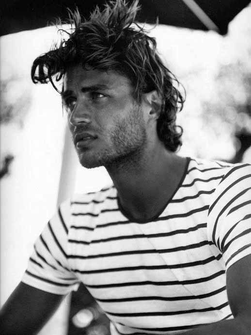 Surfer Hair für Männer 50 Beach inspirierte Herren Frisuren Mann