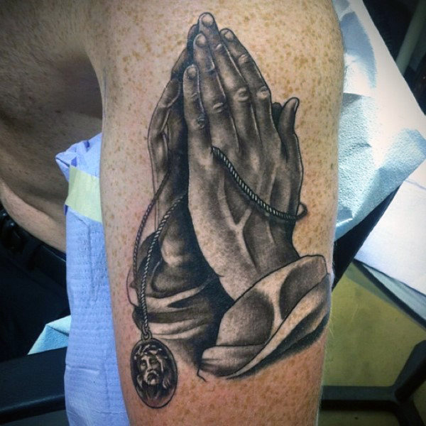 70 Betende Hände TattooDesigns für Männer Stille den Geist Mann Stil Tattoo