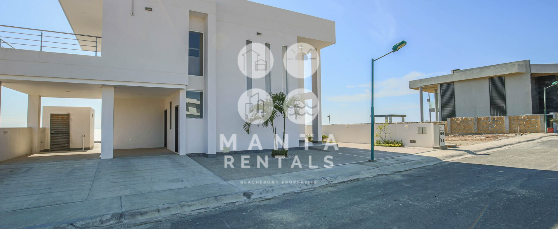 3 Bedroom Oceanfront House For Rent in Santa Marianita Manta Rentals