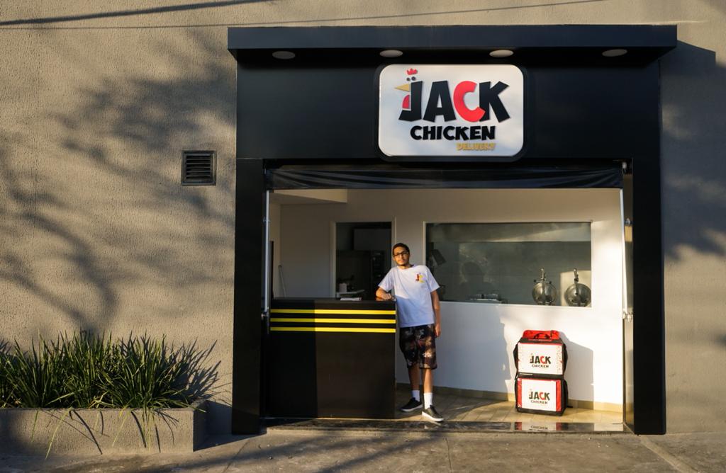 Franquia de alimentação, Jack Chicken lança franquia e quer abrir vinte