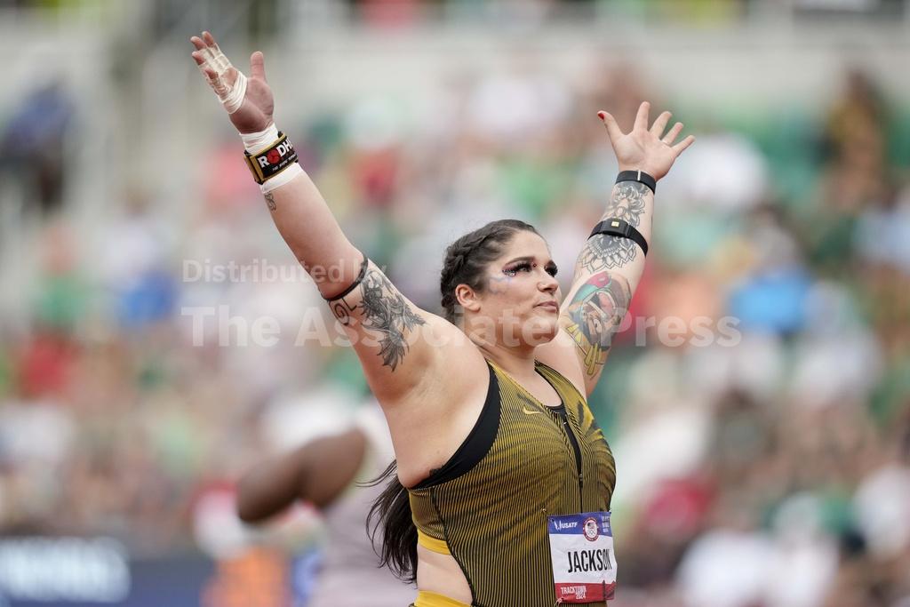 Maskwearing shot put standout Raven Saunders earns spot to Paris