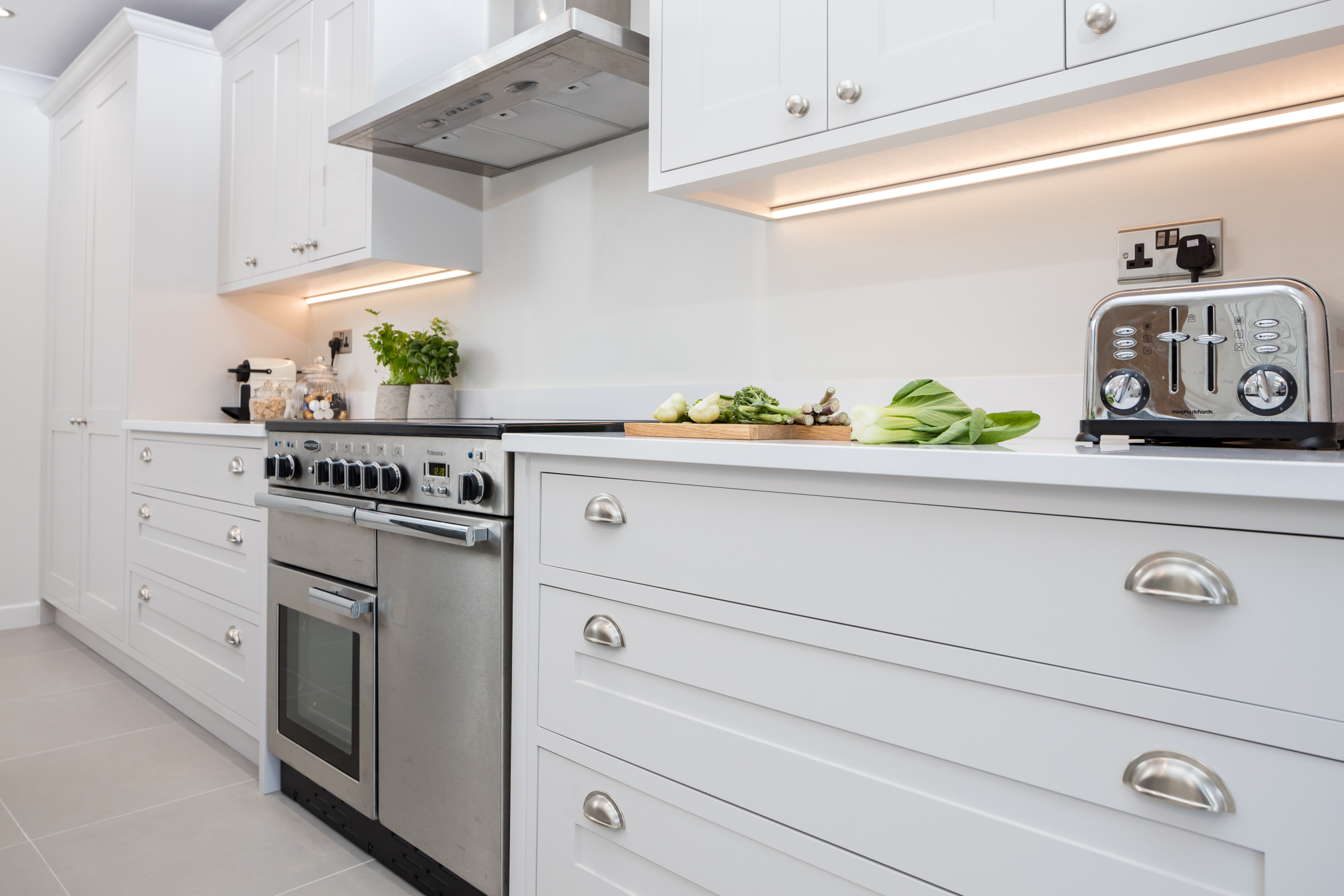 Grey & White Shaker Kitchen Maple and Gray