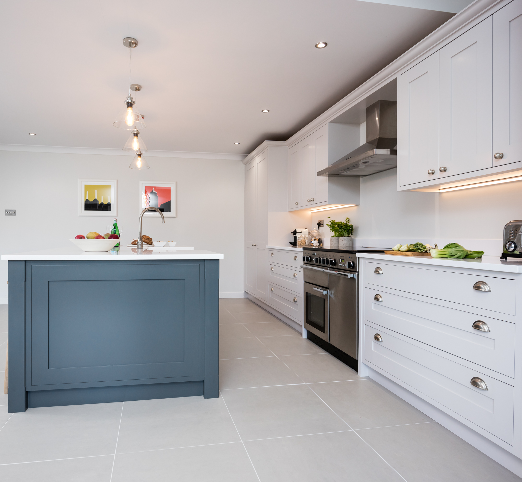 Grey & White Shaker Kitchen Maple and Gray