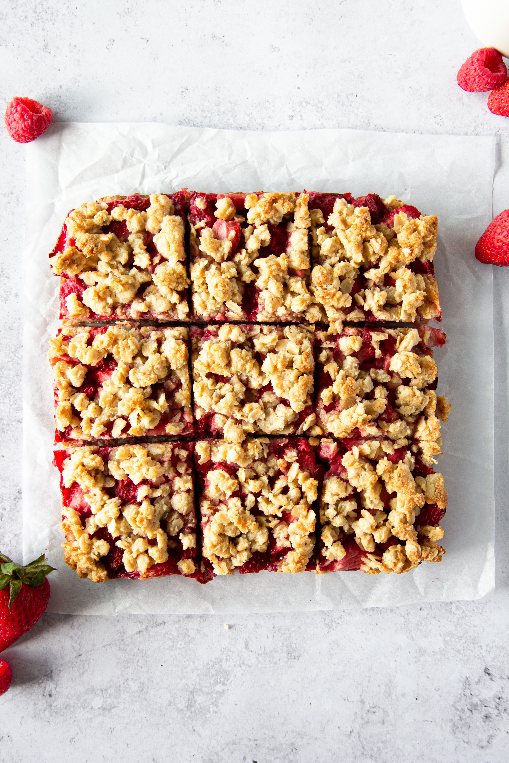 Healthy Strawberry And Raspberry Crumble Bars Maple Et Chocolat
