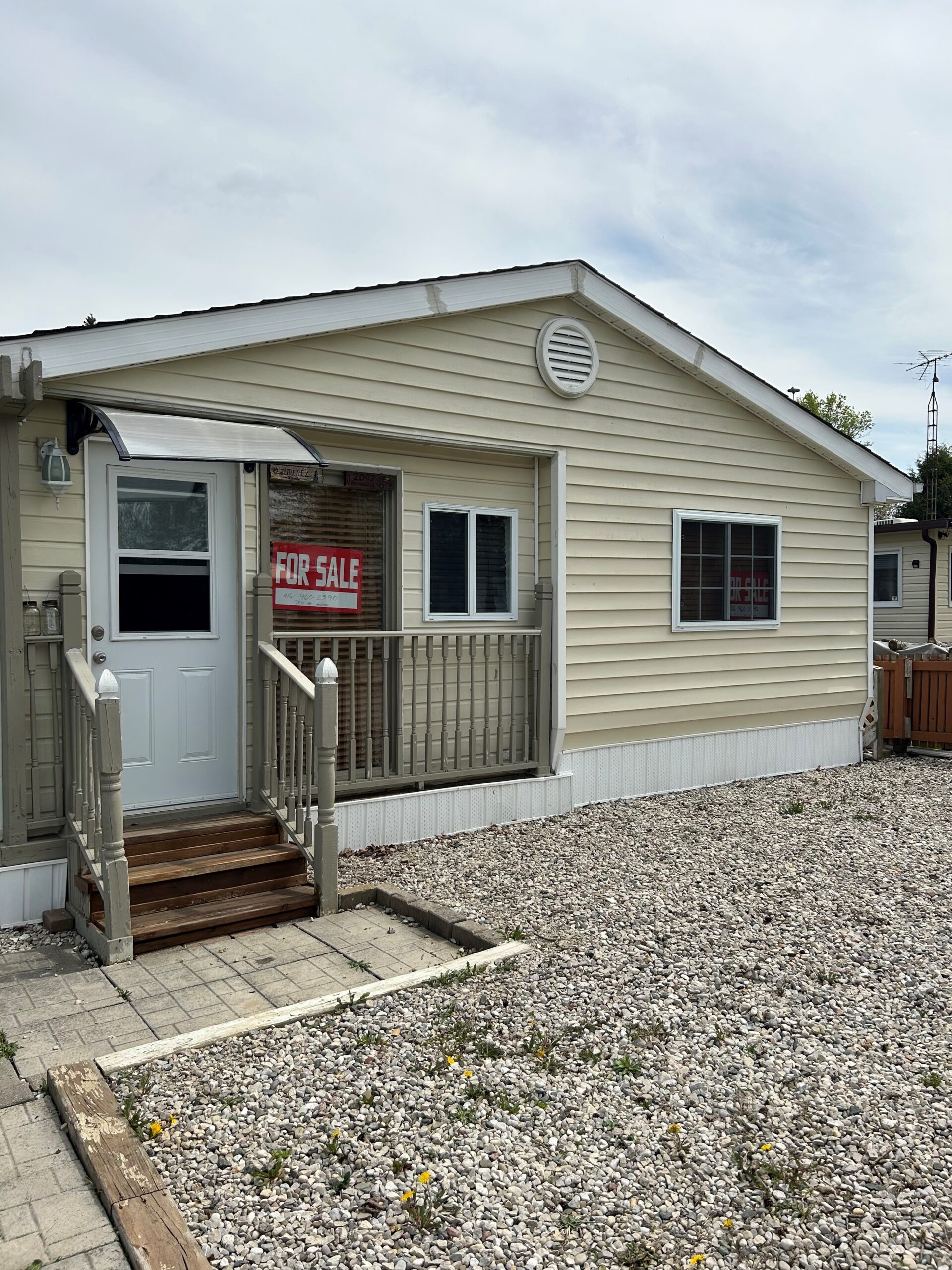 2092 Basswood Maple Leaf Acres