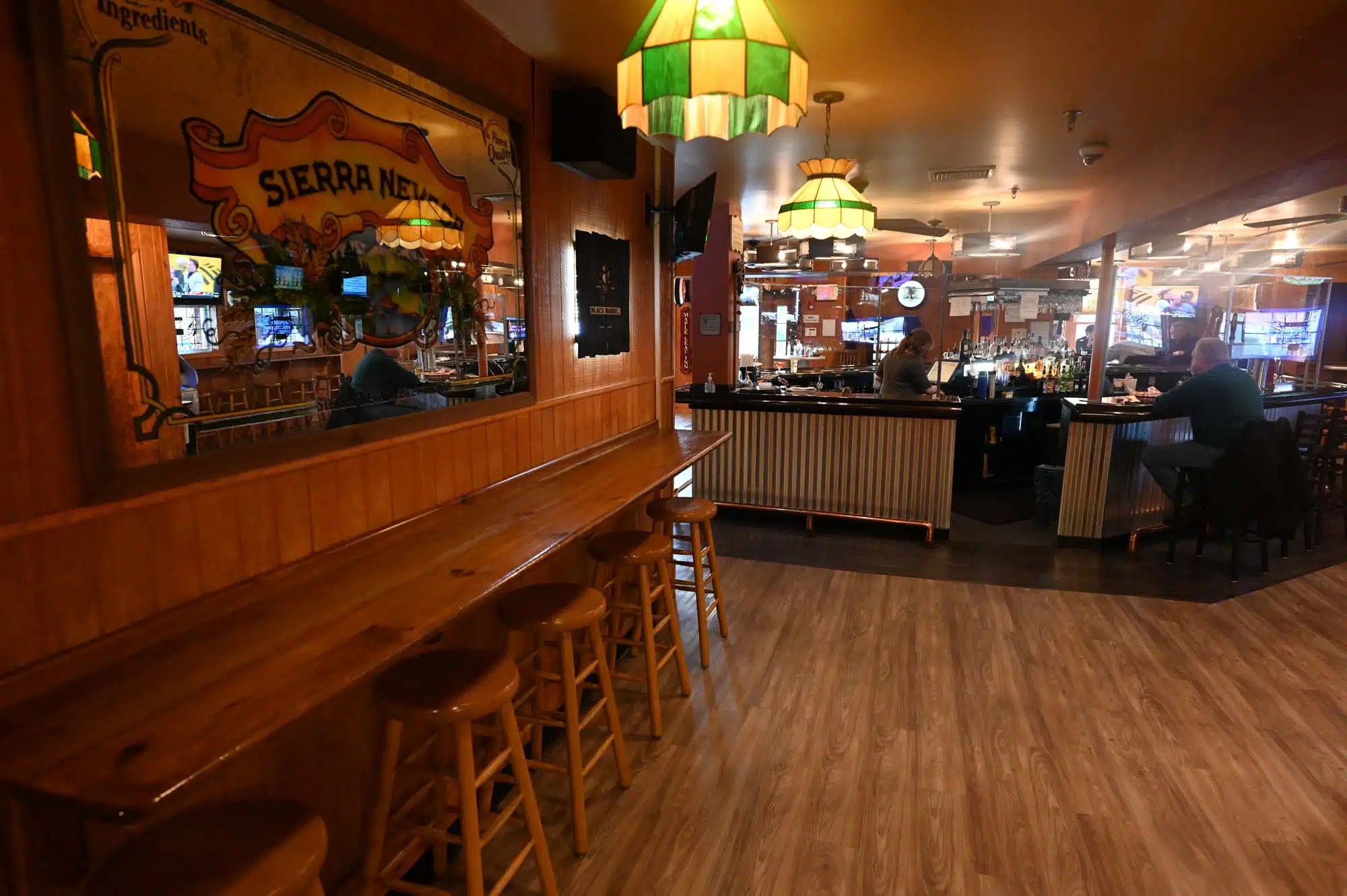 Gallery The Maple Leaf Pub Westfield, Massachusetts
