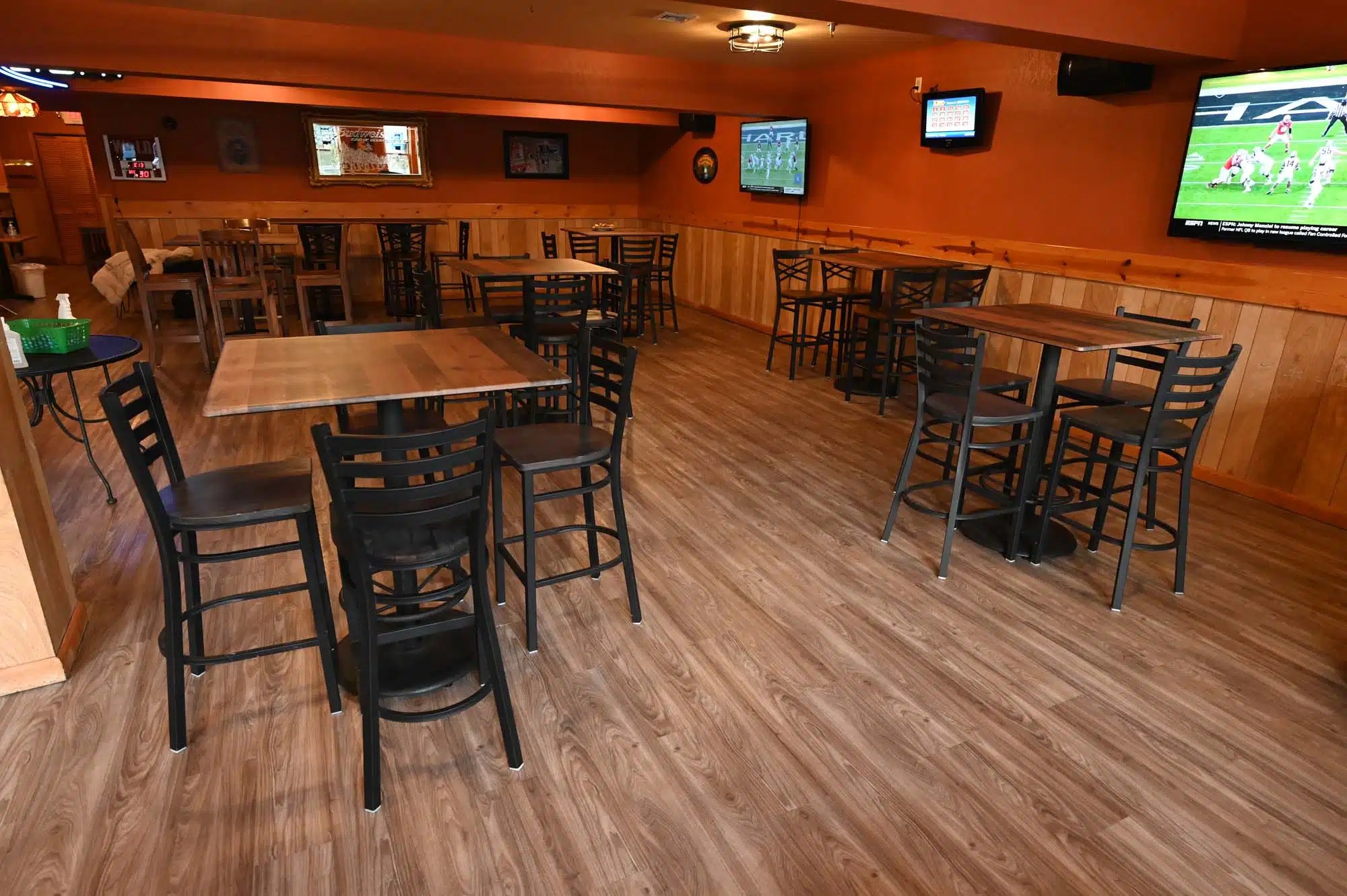 Gallery The Maple Leaf Pub Westfield, Massachusetts